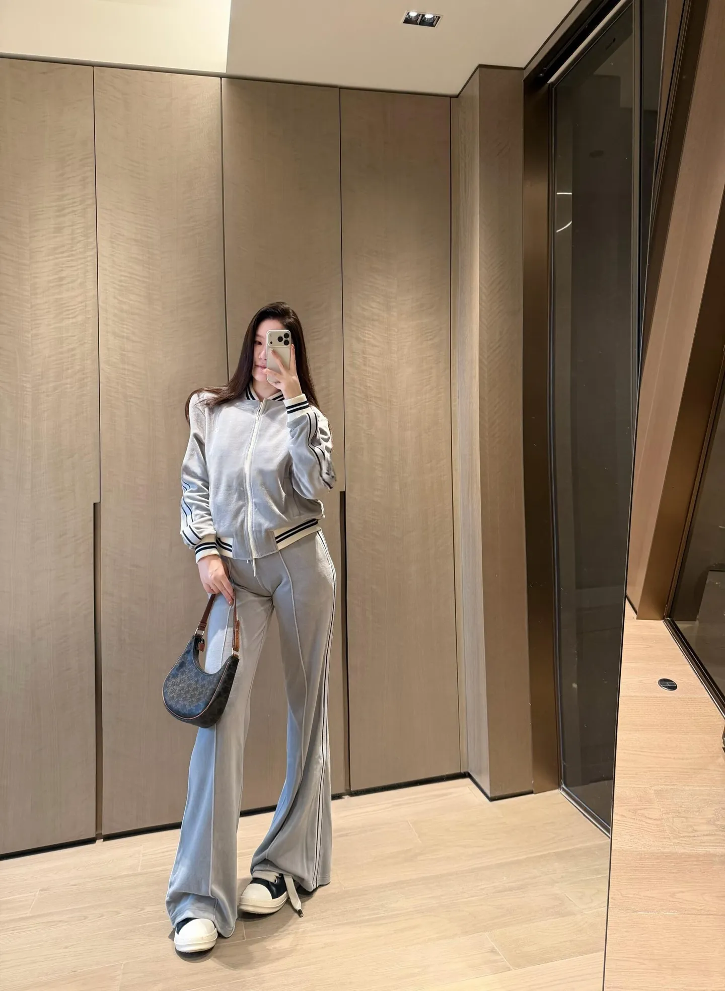"Upper body picture of model in suit"